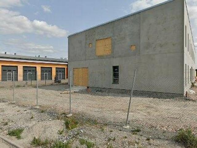 32 m2 lager uthyres i Västerås