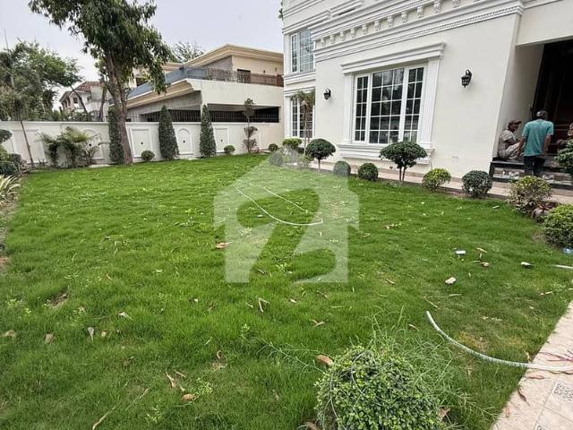 32 marla 5 bedroom house available for sale