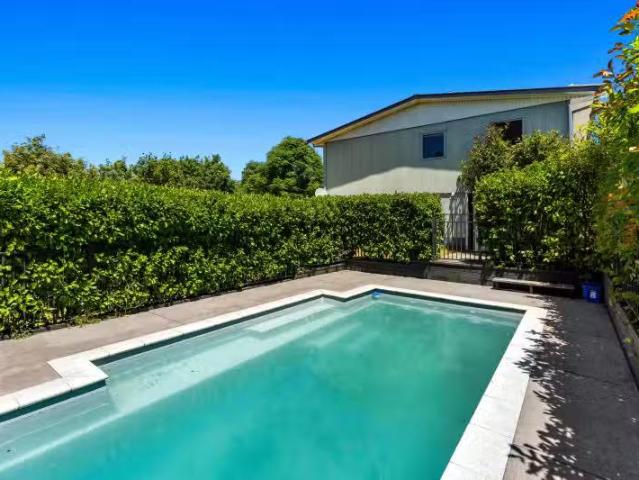 32 Noall Street, Te Atatu Peninsula, Waitakere City