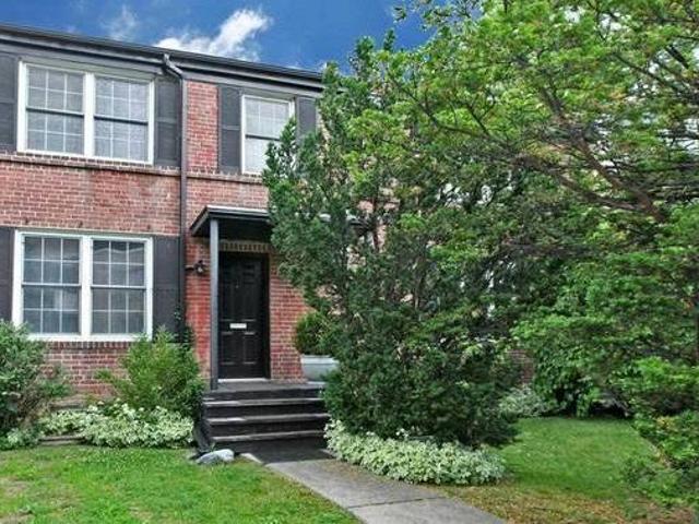 32 Oxton Avenue Toronto ON M5P 1L9 3 Bedroom House for Rent for 4000 month