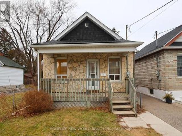 32 Pendeen Avenue, Toronto, ON, M6N 2P3 house for lease | Listing ID W13074 | Royal LePage
