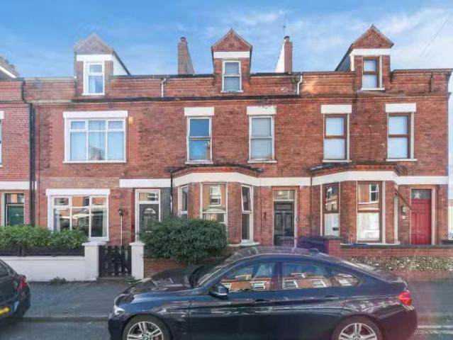 32 Rossmore Avenue