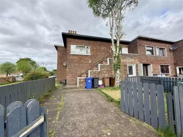 32b Shimna Close