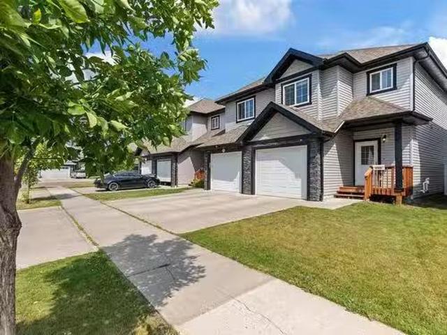 3305 67 St, Beaumont, AB, T4X 1W7 townhouse for sale Listin.