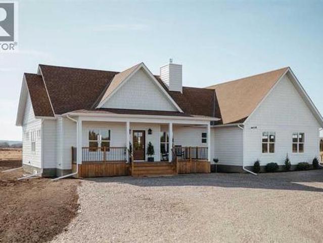 33080 Range Road 61, Rural Mountain View County, AB, T0M 1X0 house for sale | Listing ID A2330 | Royal LePage