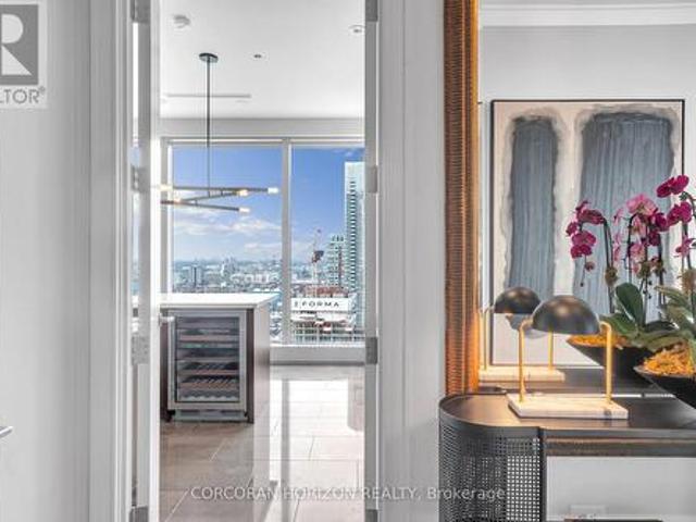 3303 Wellington Street W, Toronto, ON, M5V 0A1 condo for sale | Listing ID C13616 | Royal LePage