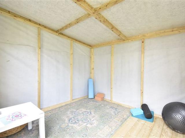 330,000 | 33 The Green, An Glasán, Enniscorthy, Wexford Paula Treacy Estates 5013 MyHome. Ie Residential