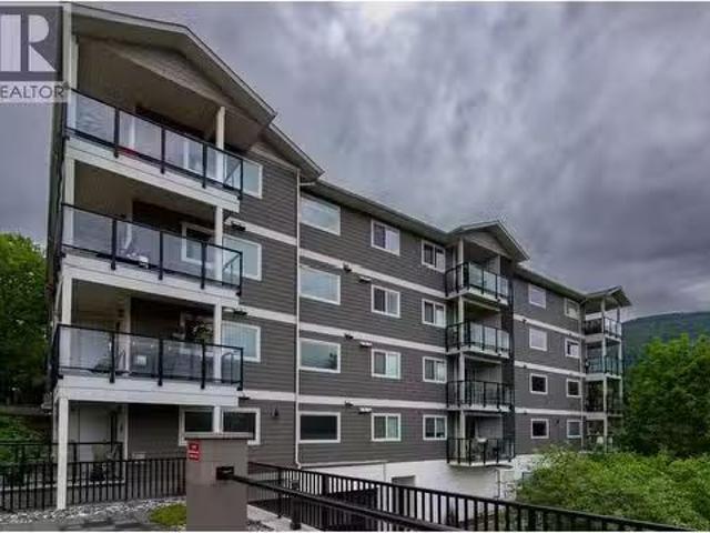 330 4 Avenue Se Unit# 402 Lot# 330, Salmon Arm, BC, V1E 0E2.