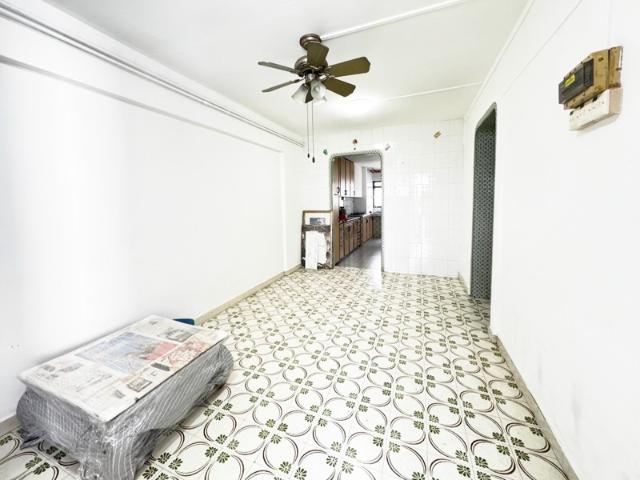 330 Ang Mo Kio Avenue 1 HDB Apartment For Sale, $415,000, 2 Bed 2 Bath 731 sqft $568.00 psf