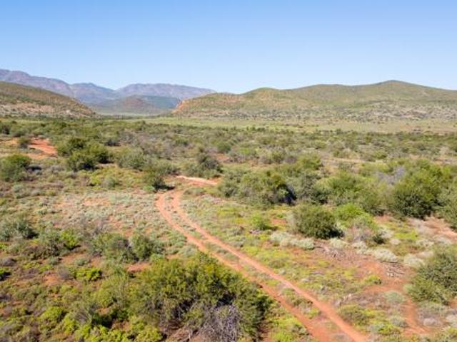 330 ha Land available in Oudtshoorn Outlying