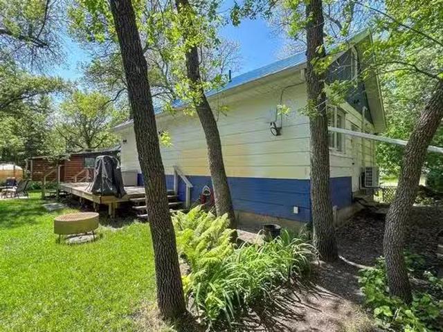 330 Oak Drive, Oak Lake Beach, MB, R0M 1P0 house for sale L.