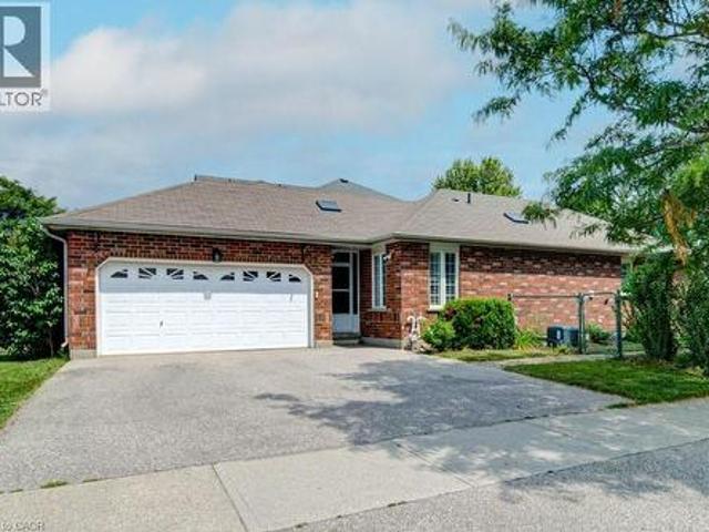 330 Lake Louise Boulevard, Waterloo, ON, N2V 2H4 house for sale | Listing ID 40847 | Royal LePage