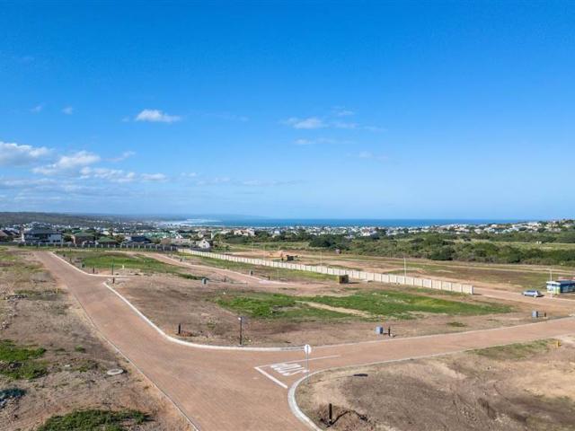 330 m² Land available in Stilbaai Wes
