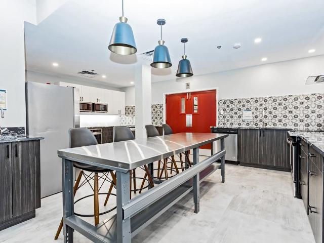 330 McLeod Studio Apartment for Rent at 330 Mcleod St, Ottawa, ON K2P 2C5 Centretown