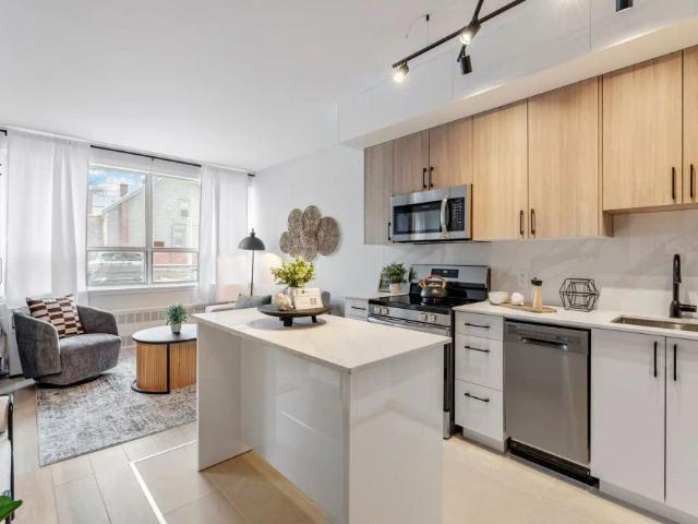 330 Metcalfe — 3 Bedroom Promotion for 8 Months