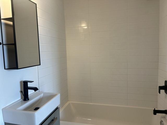 330 Metcalfe Studio Apartment for Rent at 330 Metcalfe St, Ottawa, ON K2P 1S4 Centretown