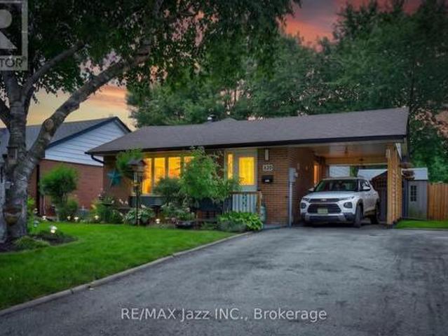 330 Waverly Street N, Oshawa Mclaughlin, ON, L1J 5W1 house for sale | Listing ID E13722 | Royal LePage