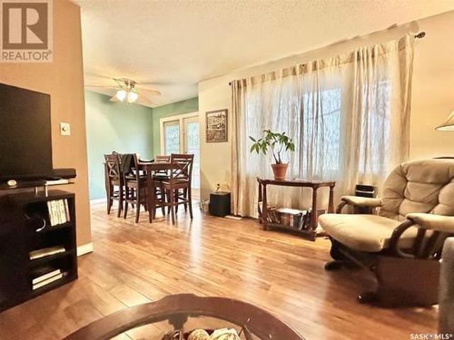 330 Trifunov Crescent, Regina, SK, S4R 7J1 house for sale L.