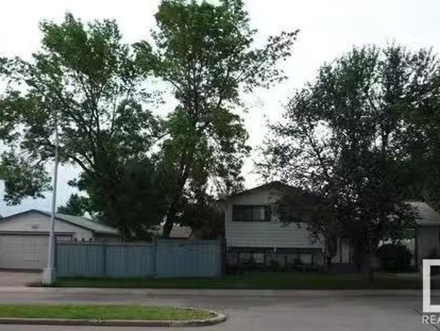 3315 113 Avenue, Edmonton, AB, T5E 5R6 house for sale Listi.