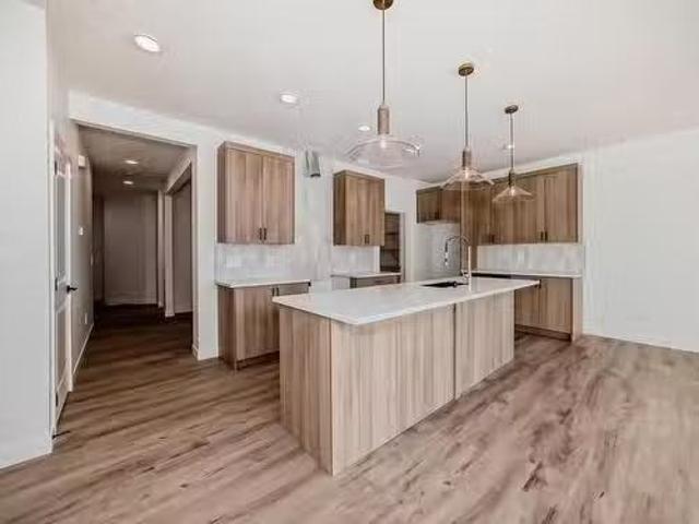 3316 168 Street, Edmonton, AB, T6W 5M3 house for sale Listi.