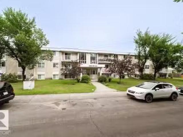 3312 105 Avenue Northwest, Edmonton, AB, T5W 0B4 house for l.