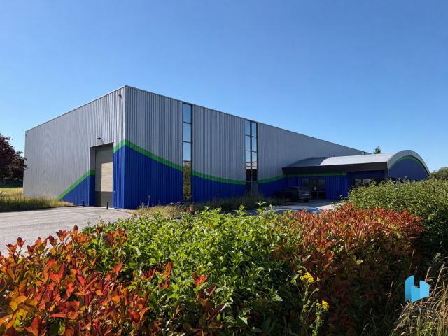 3320 m2 de bâtiment à vendre