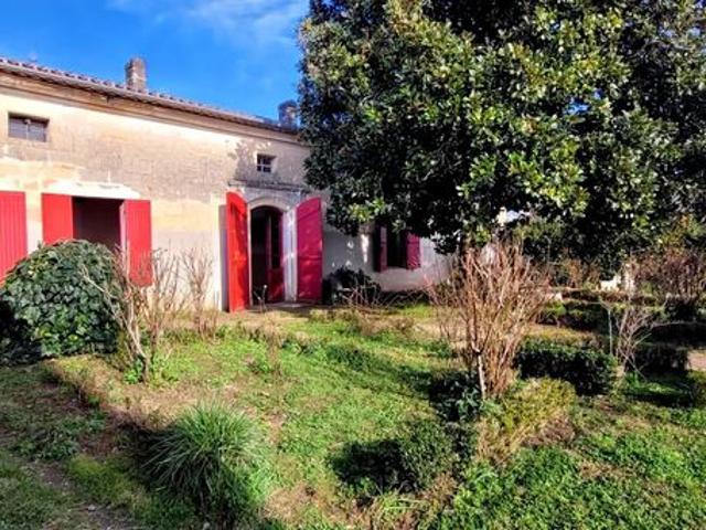 33230 abzac propriete 5 chambres granges 2ha terrain