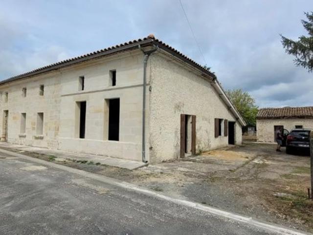 33230 LAGORCE MAISON 225M² EN PIERRES A RENOVER ET 1600M² JARDIN