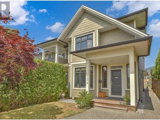 332 11Th Street E, North Vancouver, BC, V7L 2G9 duplex for sale | Listing ID R2975 | Royal LePage