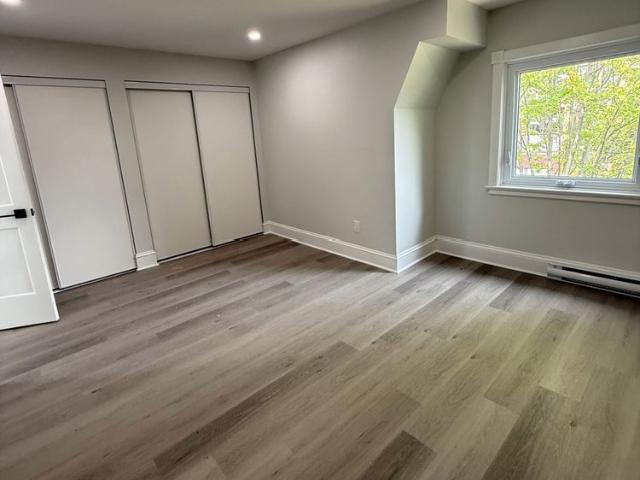 332 Osgoode Street 2 Ottawa ON K1N 6T3