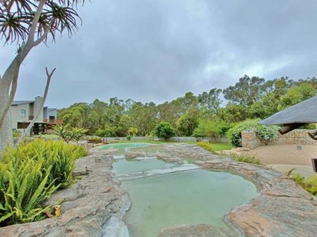 332 m² Land available in Summerstrand