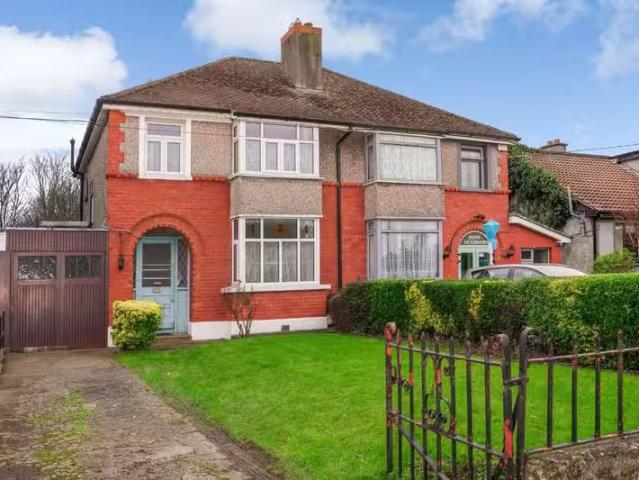 333 Collins Avenue, Dublin 9, Whitehall, Dublin 9, D09DY27 is.
