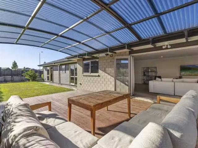 333 Lakes Boulevard, Pyes Pa, Tauranga For Sale