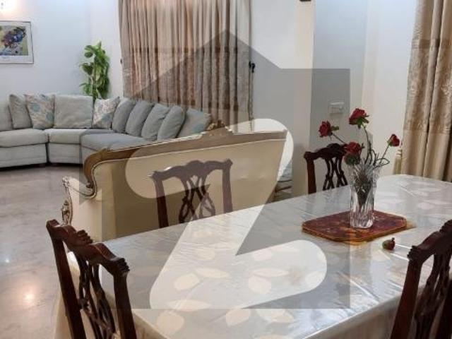 300 Yards Well Maintened Bungalow For Sale In Dha Phase 4 DHA Phase 6