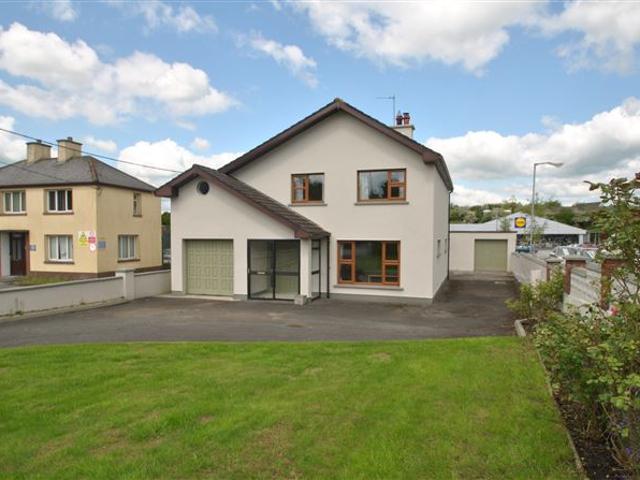 335,000 | Birr Road, Roscrea, Co. Tipperary Sherry FitzGerald Fogarty 4982 MyHome. Ie Residential