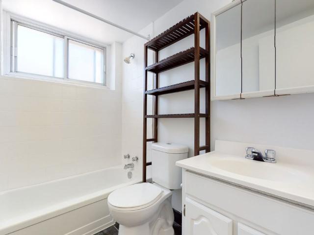 335 Cooper St. 2 Bedroom Apartment for Rent at 335 Cooper St, Ottawa, ON K2P 0G6 Centretown