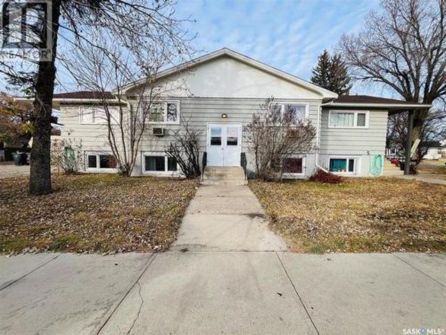 335 Chaplin Street W, Swift Current, SK, S9H 0G2 house for sale | Listing ID SK037715 | Royal LePage