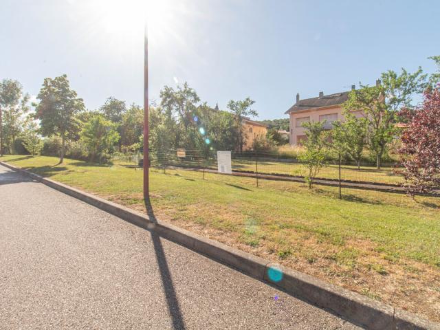 335 m2 DE LIBERTÉ A NEUVES MAISONS !
