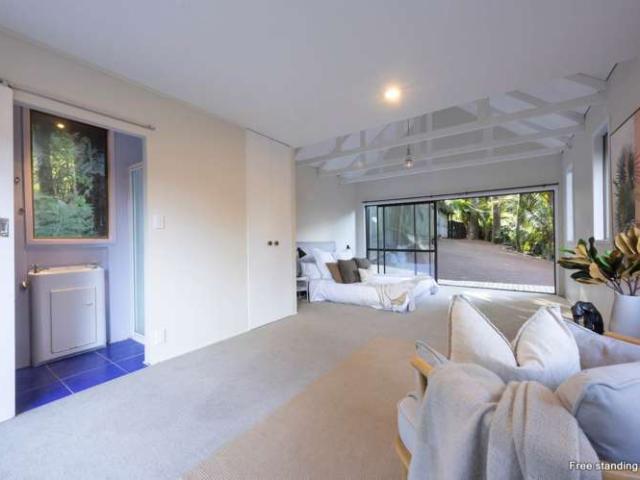 336 Huia Road, Titirangi, Waitakere City