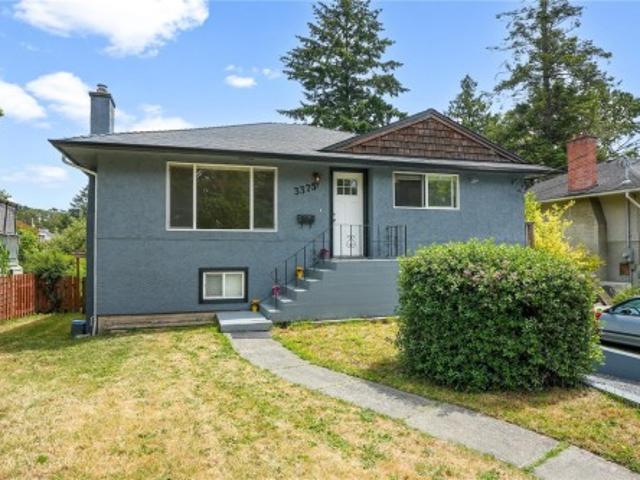 3375 Maplewood Rd, Saanich, BC, V8P 3N1 house for sale | Listing ID 1040 | Royal LePage