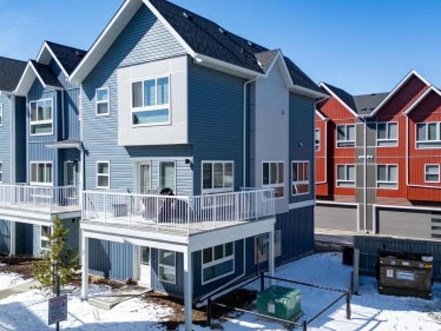37 979 Crystallina Nera Way Nw, Edmonton, AB, T5Z 0S3 townhouse for sale | Listing ID E4485 | Royal LePage