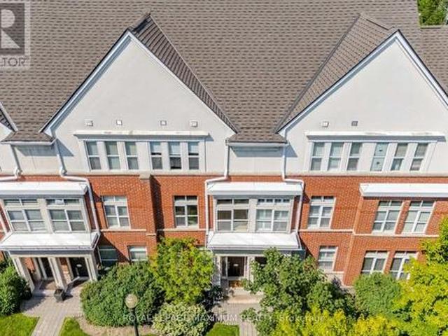 126 Resurrection Road, Toronto, ON, M9A 5H1 townhouse for sale | Listing ID W13571 | Royal LePage