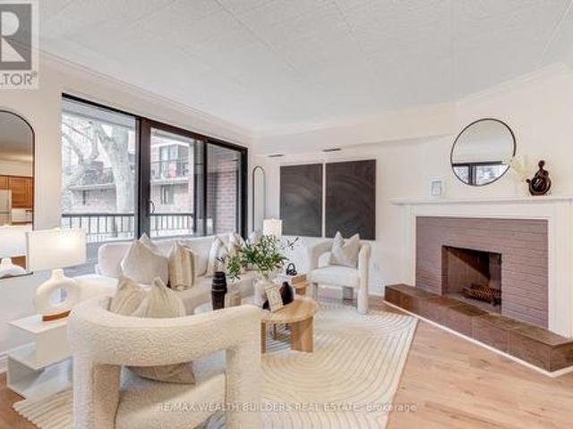 37 17 Pembroke Street W, Toronto, ON, M5A 2N6 townhouse for sale | Listing ID C12008 | Royal LePage