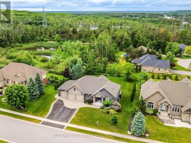 37 Wendat Trail, Springwater, ON, L4M 6T6 house for sale | Listing ID S13434 | Royal LePage