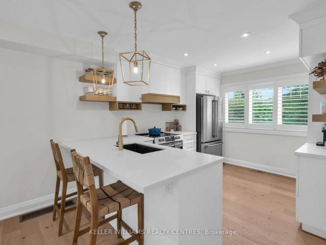 37 Bowler Street, Aurora | 2Beds/2Bath, Townhouse, $828,880 | Condos. Ca