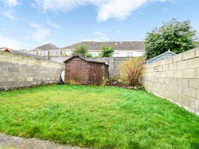 37 Bushfield Drive, Clondalkin, Dublin 22 Property Partners O'Brien Swaine 4910 MyHome. Ie Residential