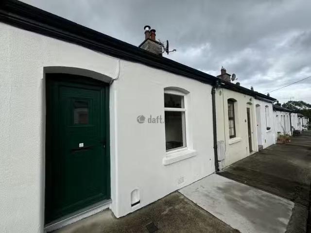 37 Coldwell Street, Glasthule, Co. Dublin is for rent