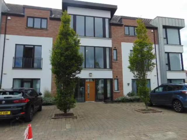 37 Lakeside Court