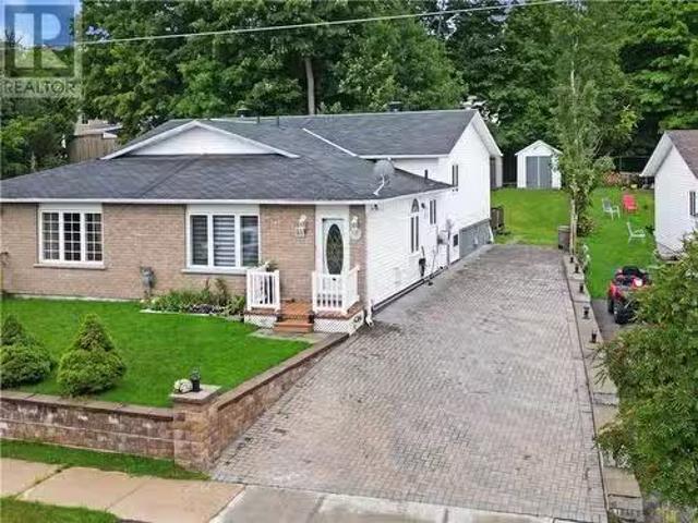 37 Lawrence Ave, Elliot Lake, ON, P5A 3P4 house for sale Li.