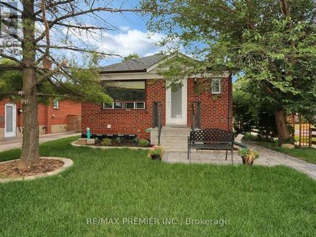 37 Silvercrest Avenue, Toronto, ON, M8W 2S3 house for lease | Listing ID W13710 | Royal LePage